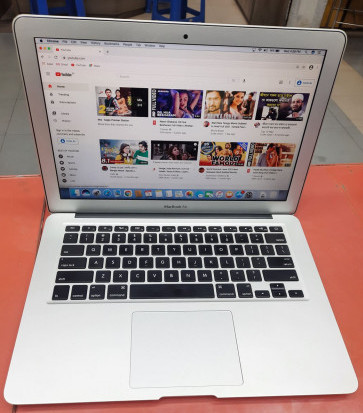 Apple Macbook Air Mid 2013 Core i5 13.3" Display
