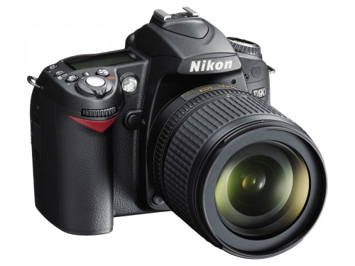 Nikon D90 DSLR Camera with 18-105mm VR Lens