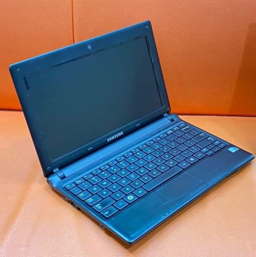 Samsung NP R439 Dual Core 2GB RAM Mini Laptop