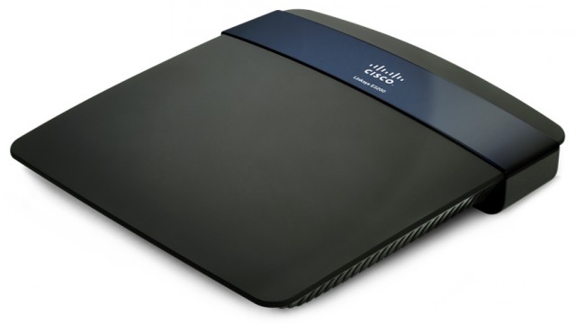 Linksys E3200 600 Mbps Simultaneous Dual Band N Wi-Fi Router