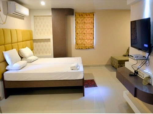 Double Bed Room at FabHotel Ratnakar Residency in Kolkata